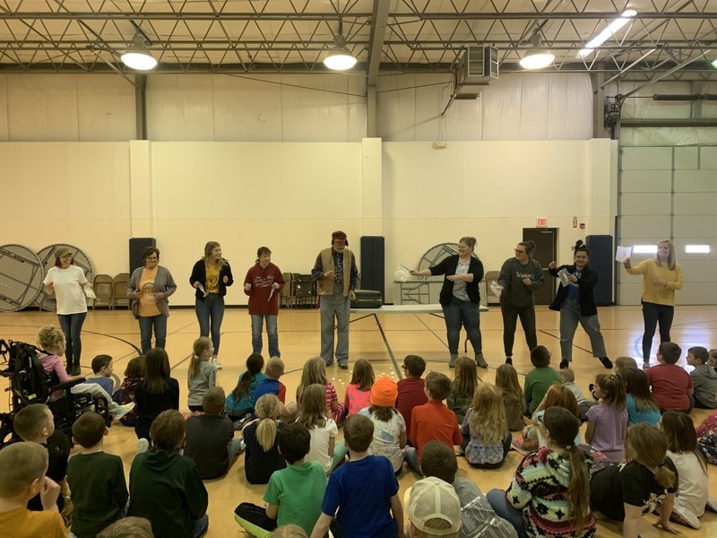 Tom Gibson Presents to Wyndmere Elementary Wyndmere Public School